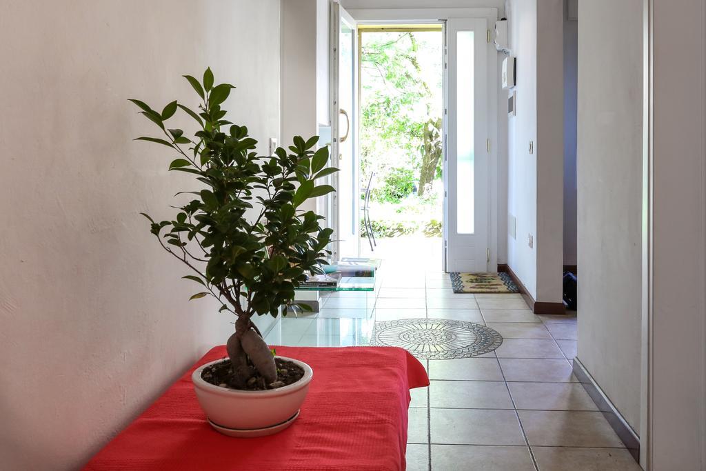 La Casa Rossa Apartment เตรวิโซ ภายนอก รูปภาพ