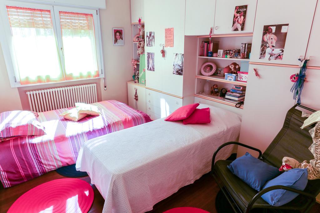 La Casa Rossa Apartment เตรวิโซ ภายนอก รูปภาพ