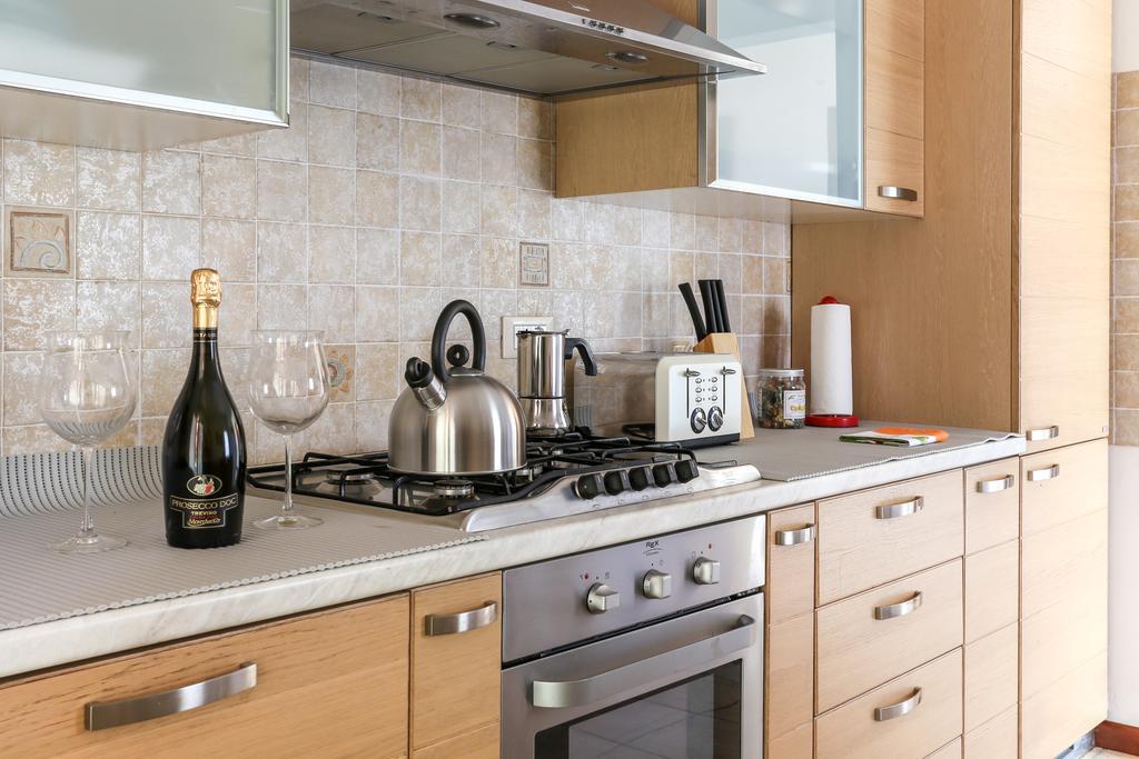 La Casa Rossa Apartment เตรวิโซ ภายนอก รูปภาพ